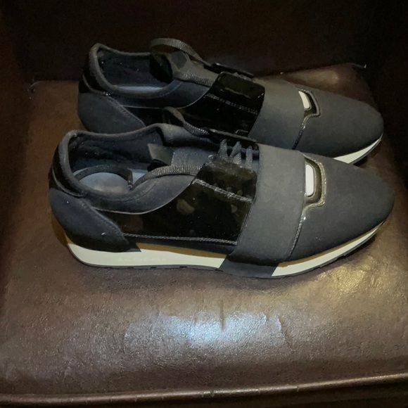 Balenciaga - Picture 1 of 4